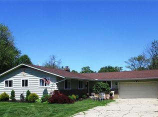 6803 Lake Rd, Madison, OH 44057