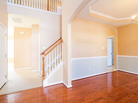 2nd image of 520 Tudor Ct