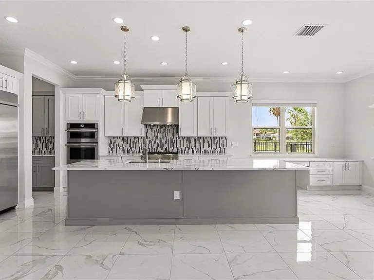 10511 Royal Cypress Way — Photo 11