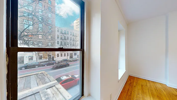 Rented by Bond New York | media 8