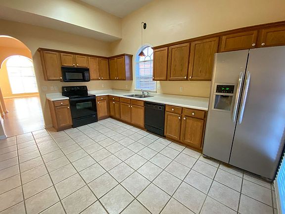 5th image of 8708 Eagle View Dr