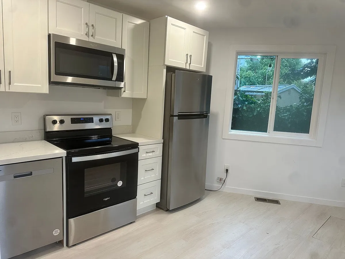 Building Photo - 1015 47th street