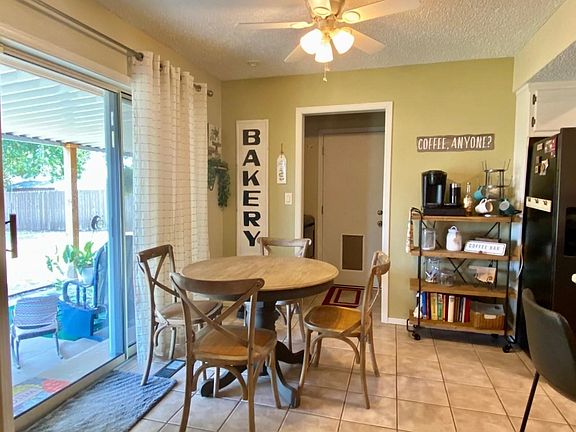 2nd image of 213 S La Mesa Dr