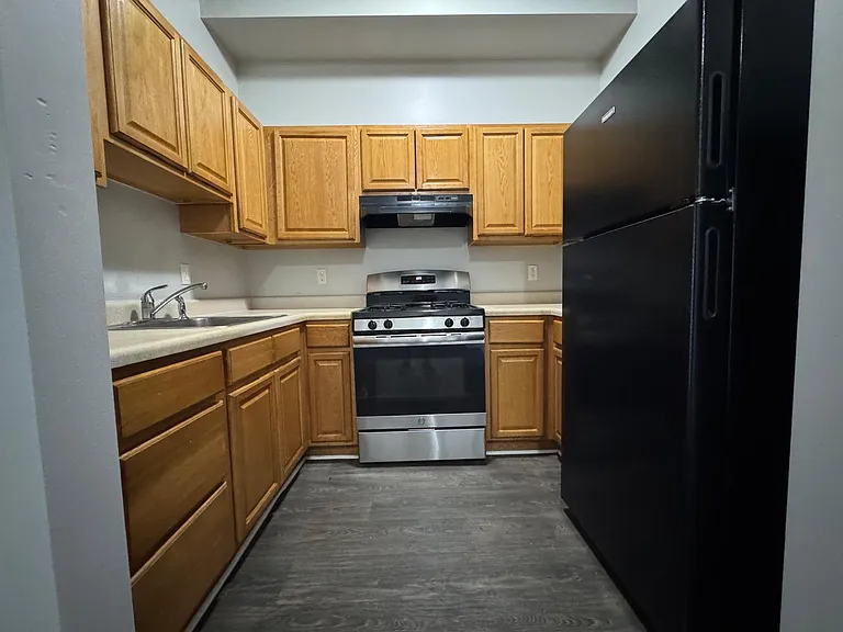 558-612 E Main St #598D — Photo 9