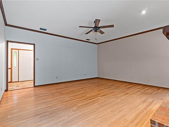 5th image of 9951 Alderway St
