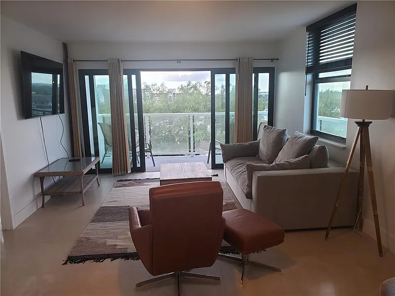 1401 N Riverside Dr #807 — Photo 23