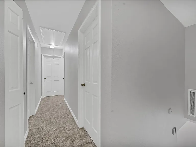 18035 Rolling Creek Dr — Photo 11