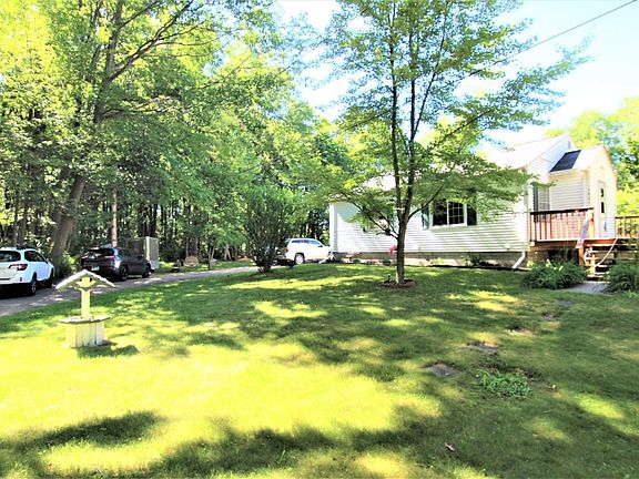 2nd image of 1841 Burgess St