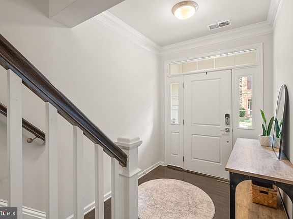 5th image of 43197 Halkett Sq
