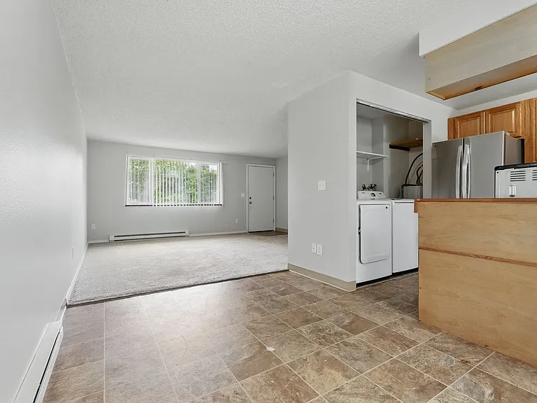 Comfort & Convenience in the Heart of Lents! — Photo 14