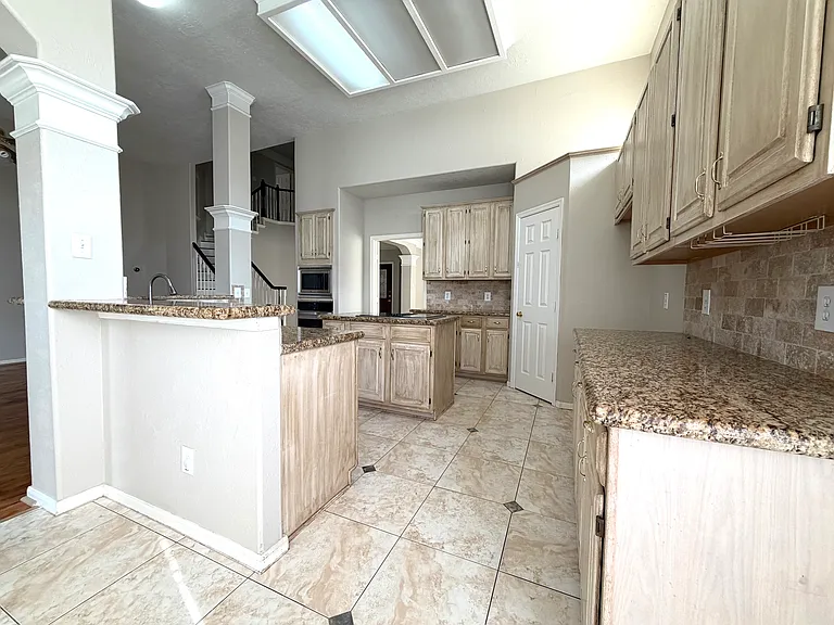 22406 Wildwood Grove Dr — Photo 9
