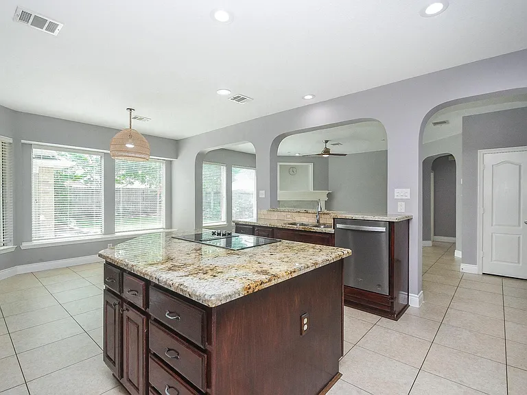 215 Wildmoor Ct — Photo 8