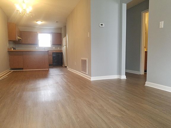 Living/dining area /kitchen