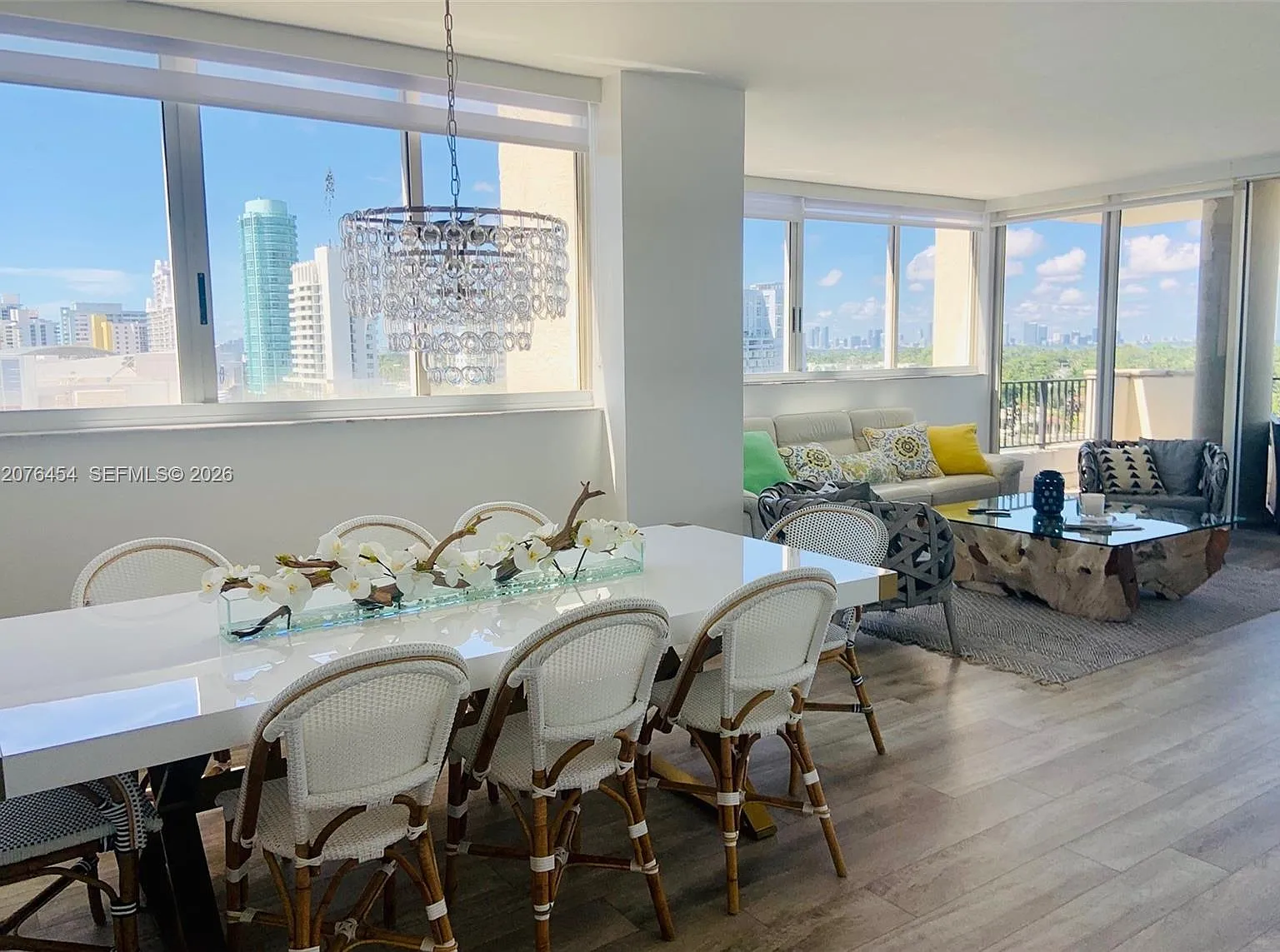 Florida Towers Condo — Photo 4