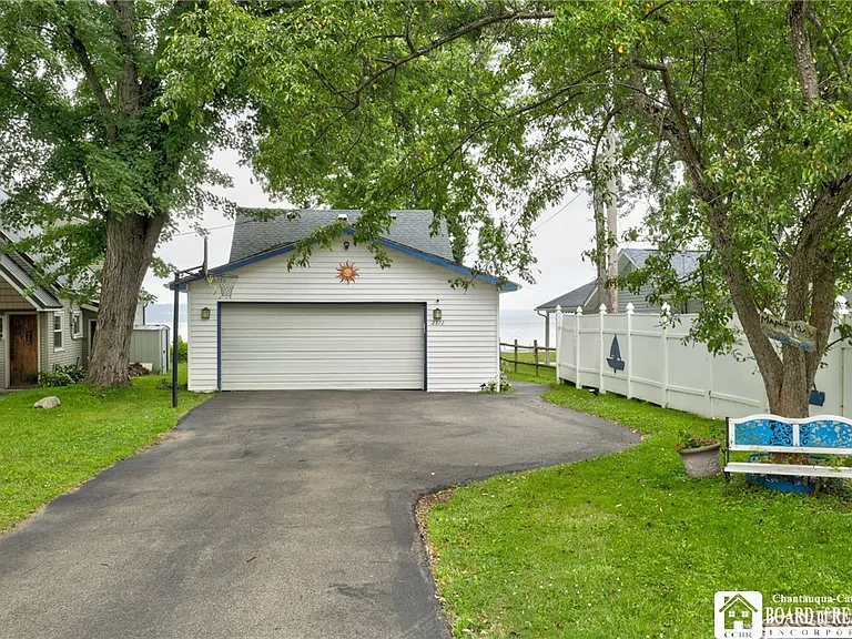 2372 Lakeside Dr — Photo 38
