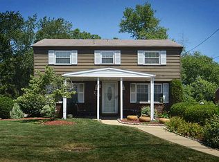 708 Macbeth Dr, Pittsburgh, PA