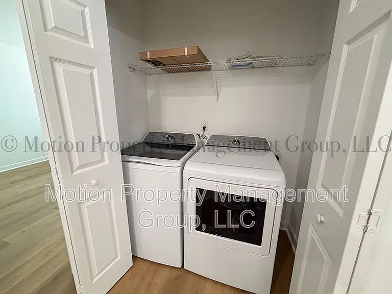 1121 Wilmington Ave — Photo 10