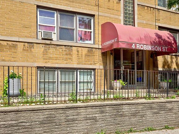 3rd image of 4 Robinson St #10