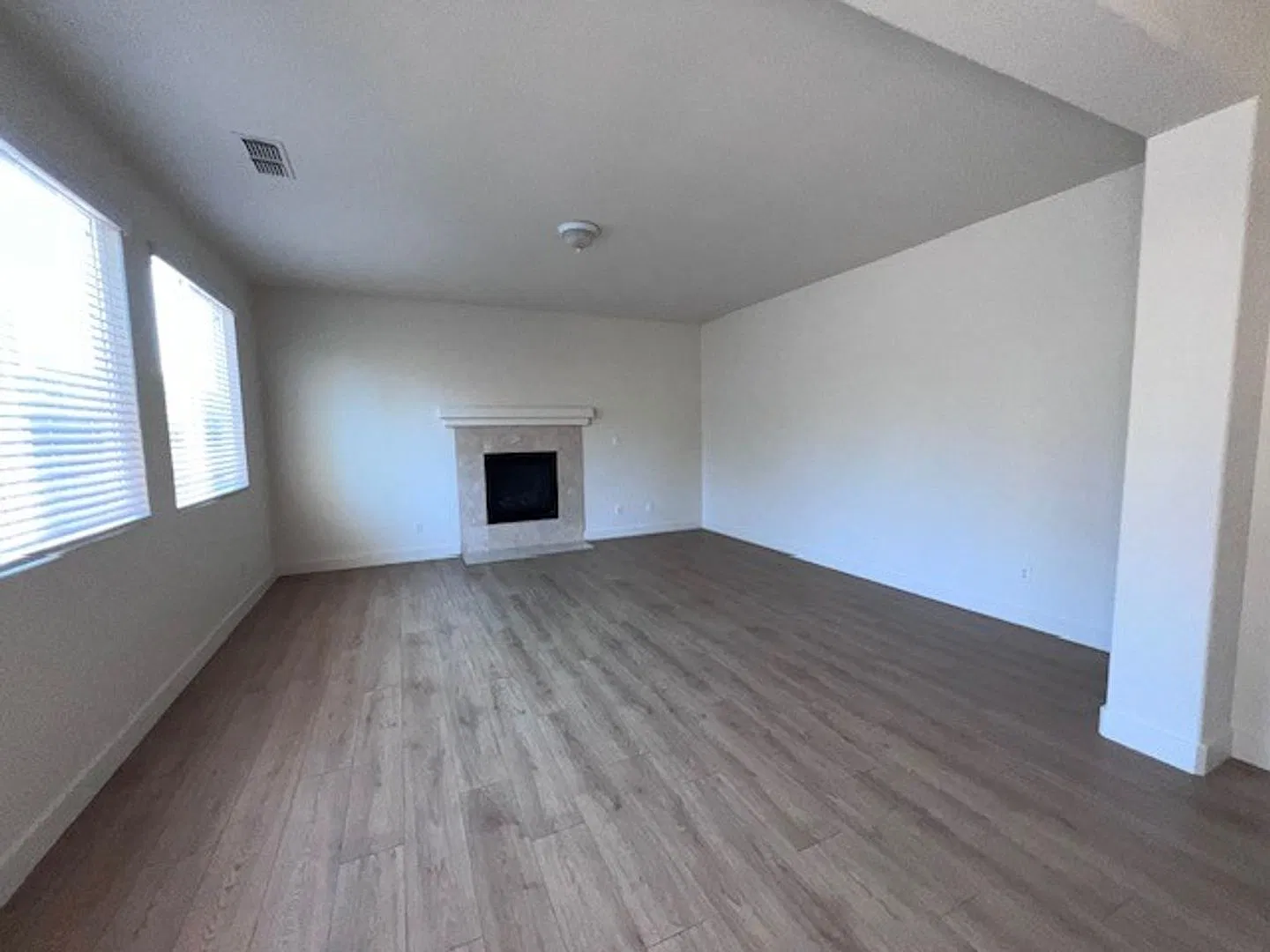 Single Level 4 bedroom, 3 bath home with fresh paint inside and out, new HVAC, new floors, new la... — Photo 4