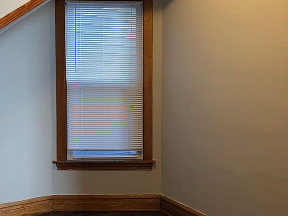 5th image of 4437 N Keokuk Ave #1