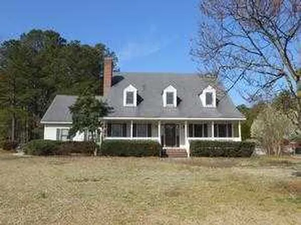 5821 Finish Line Dr, Hope Mills, NC 28348