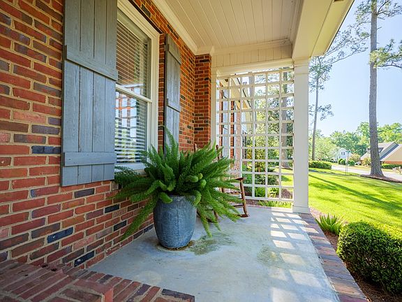 5th image of 2804 Pebblewood Dr