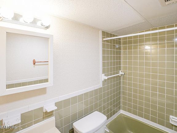 4th image of 526 Rhodwin Ave #526