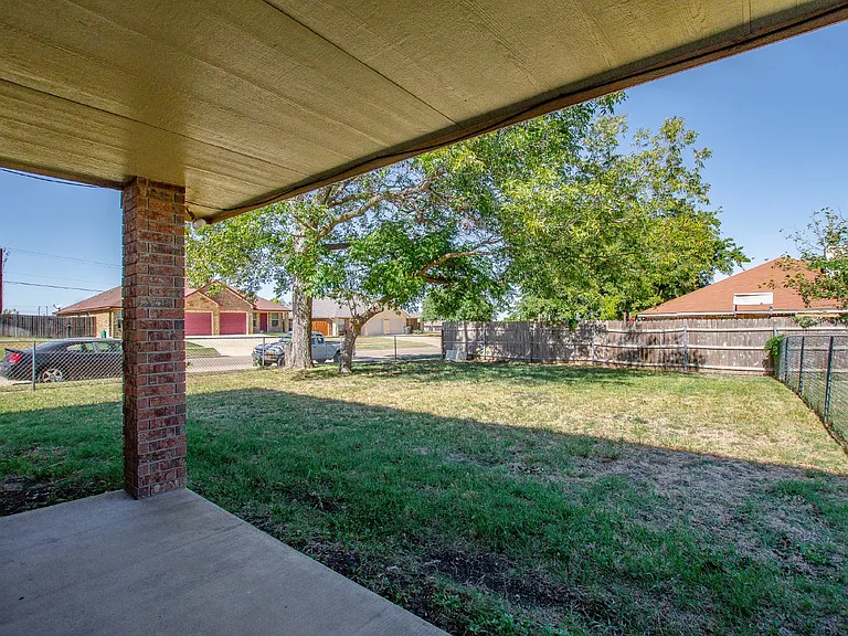 5009 John David Dr #A — Photo 16