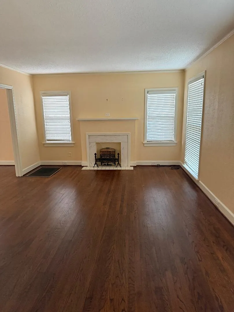 2 bed, 1450 sqft, $1,975 — Photo 3