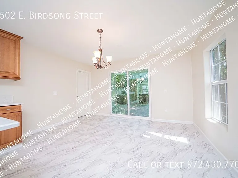 1502 E Birdsong St — Photo 8