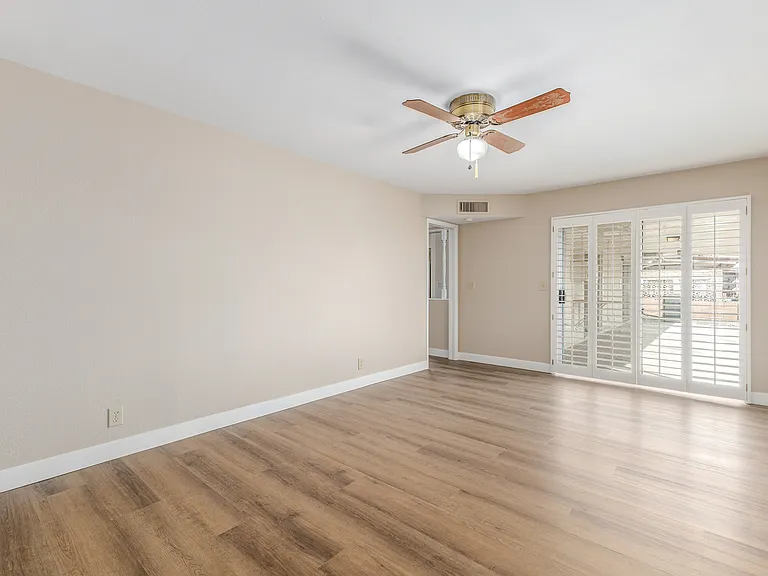 Bonus Room. 12'x19'