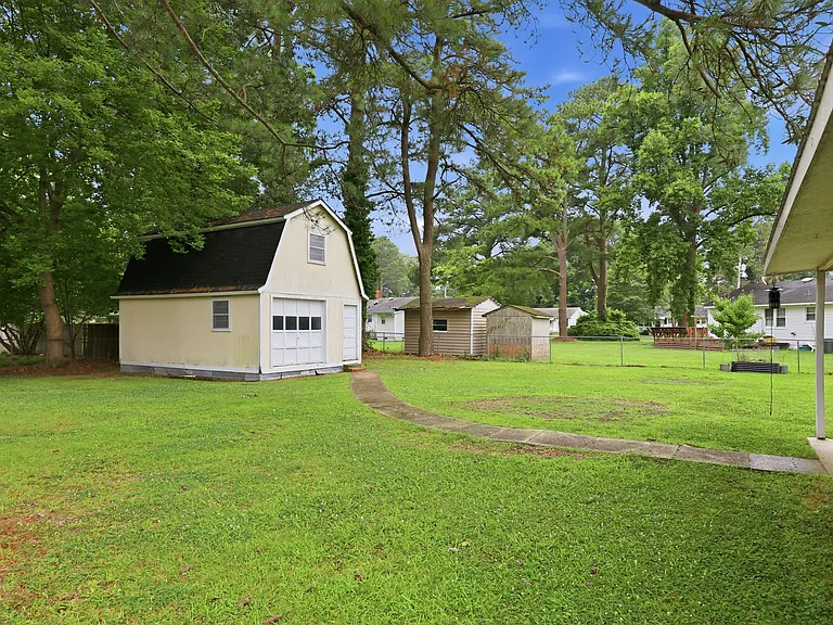 1407 Midgett Dr — Photo 29