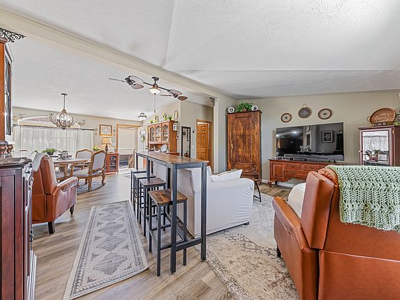 5th image of 10864 W Doral Dr
