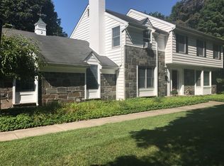 2 Frances Ct, Hyde Park, NY