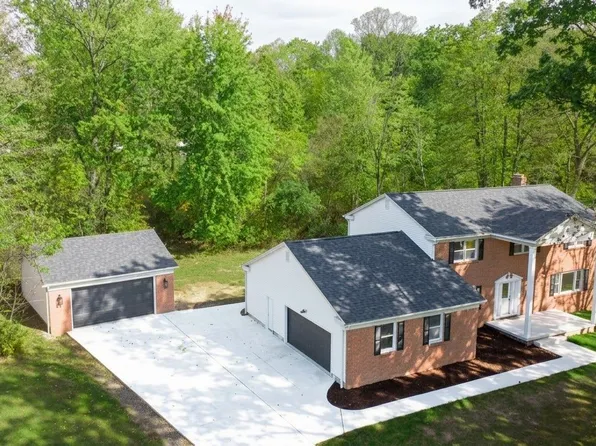 6785 Tanglewood Dr, Youngstown, OH 44512