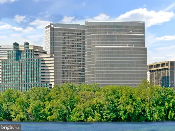 1111 19th St N APT 2806, Arlington, VA 22209