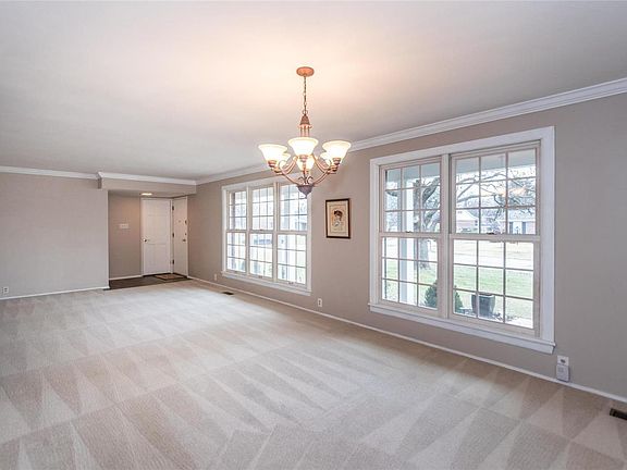 2nd image of 11655 Rossmoor Ln