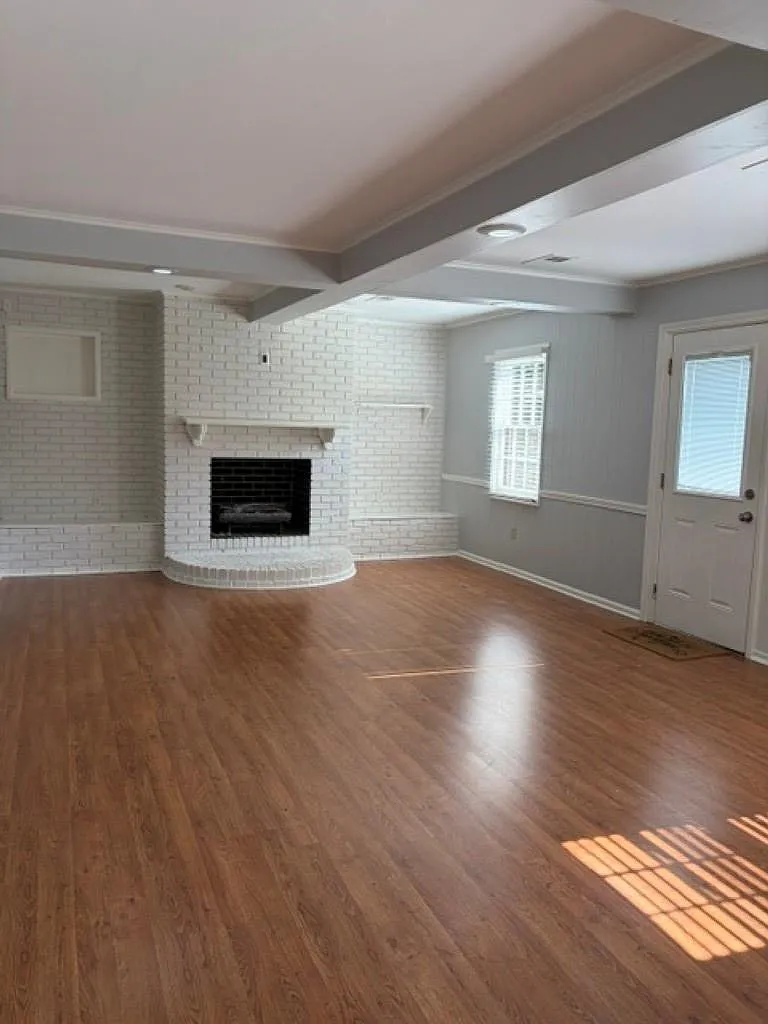 3 bed, 2.0 bath, 1725 sqft, $1,895 — Photo 4
