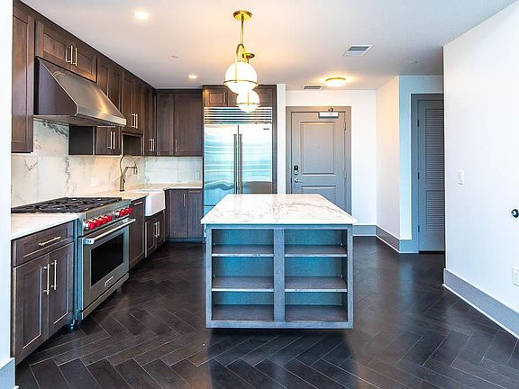 4th image of 1616 W End Ave #2706