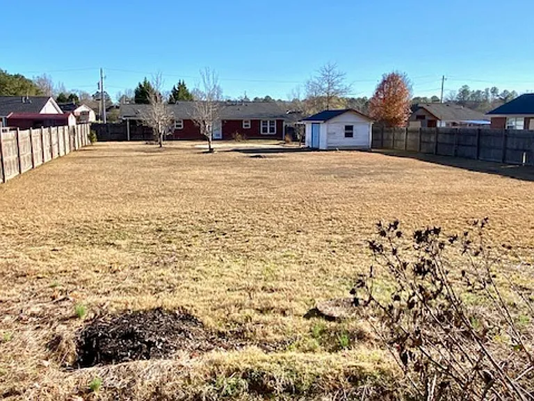 703 Elliott Dr NW — Photo 13