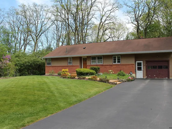 54 Cedar Ln, Glenville, NY 12302