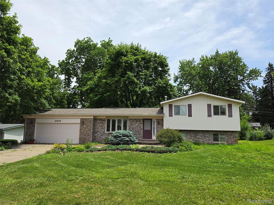 1st image of 2935 Shawnee Ln
