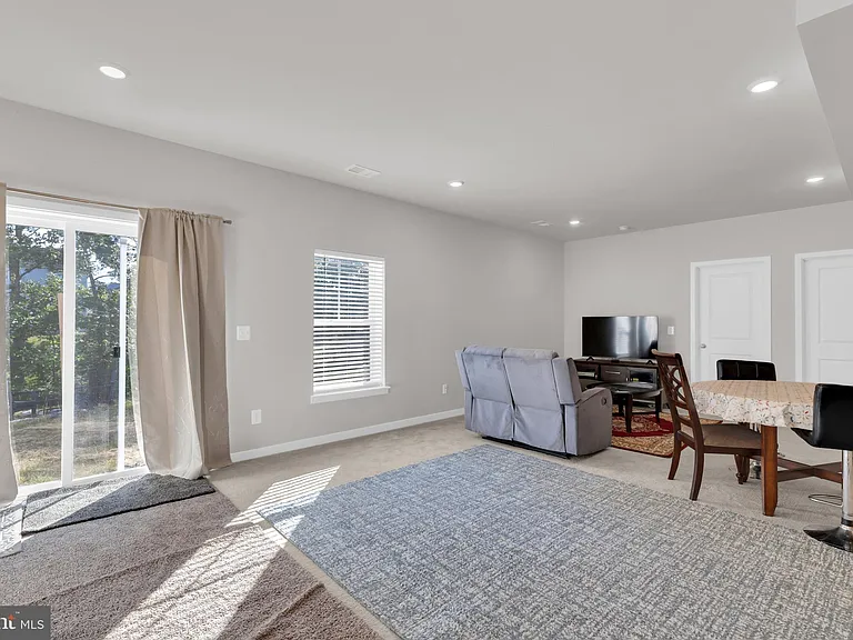 131 Thornton Way — Photo 34