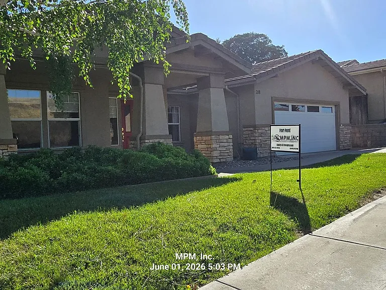 218 Red River Dr — Photo 5