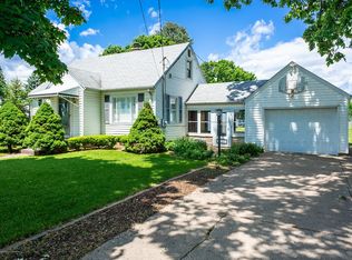3608 W Saint Joseph St, Lansing, MI 48917