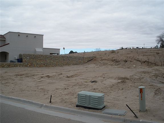 2nd image of 11679 Dos Palmas Dr