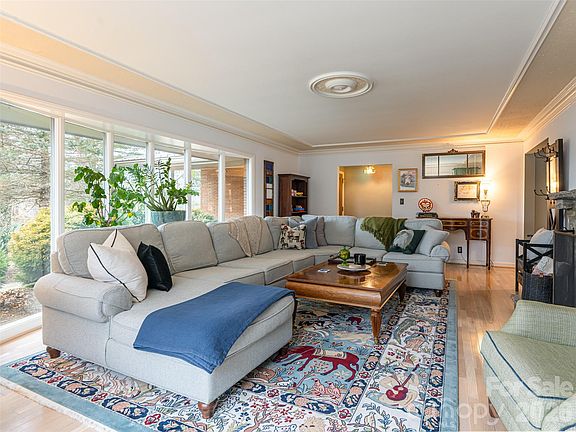 5th image of 29 Longue Vue Ln