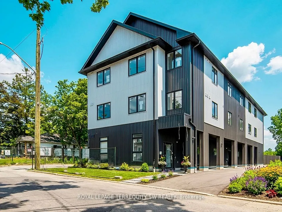 145 Clapperton St #204