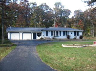 N1317 Shore Dr, Marinette, WI 54143