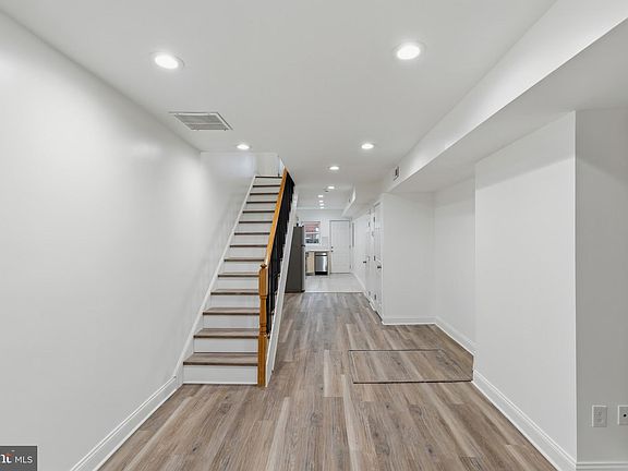 5th image of 458 E Federal St